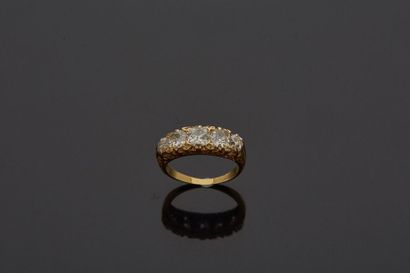 null Bague jarretière en or jaune, 18k 750‰, sertie de cinq diamants de taille ancienne...