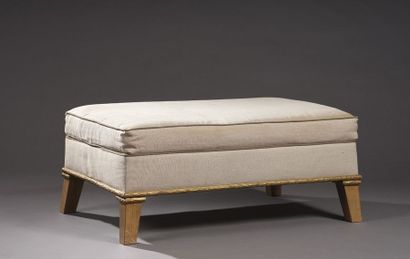 null Alexis de la FALAISE (1948-2004)


BED TIP entirely covered with white fabric....