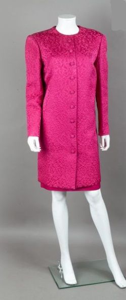 null LANVIN Haute couture n°1418-CB
Ensemble composé d'un manteau en broché fuchsia,...