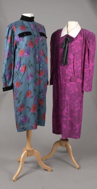 null Louis FERAUD, UNGARO circa 1980
Lot composé d'une robe longue en soie violette...