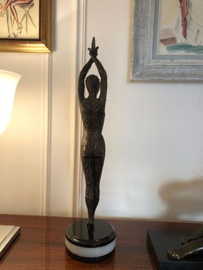 null D'après Demeter CHIPARUS (1886-1947)
Danseuse
Bronze à patine dorée, socle en...