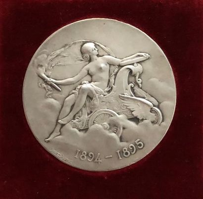 null Médaille en argent de l'Automobile Club de France
Grand Prix de France, 1911
Vainqueur...