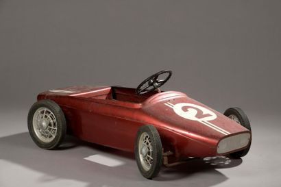 null MG, Lotus F1 à pédales regulables en tôle rouge métalisé
Longueur 98 cm