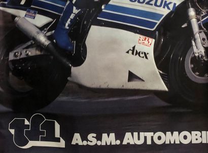 null Lot de 3 affiches :
- 24 Heures du Mans Moto 1979 x2
233x314 cm
- 24 Heures...