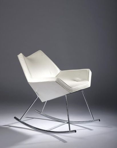 null Jean-Marie MASSAUD (1966)
Prototype de fauteuil à bascule. Structure en acier...