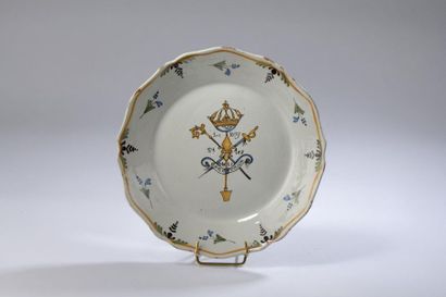 null NEVERS, late 18th century, circa 1789

REVOLUTIONARY PLATE with contoured edges...