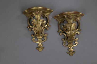 null PAIR OF SMALL wall CONSOLES in carved and gilded wood with acanthus leaves and...