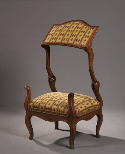 null ORATORY FABRIC with transformation forming prie-Dieu in moulded walnut. Supports...