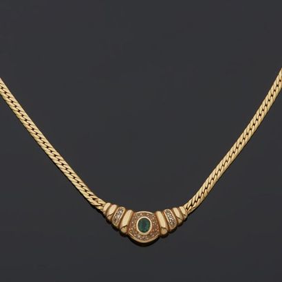 null Collier en or jaune, 18k 750‰, à maille plate, paré d’un motif central serti...