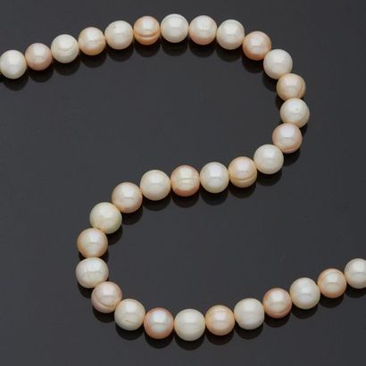 Freshwater cultured pearl necklace in monochrome...