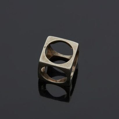 DINH VAN 
Ring-pendant in silver, 1st title...