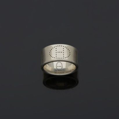  HERMÈS 
Silver ring, 1st title 925‰, model Eclipse ribbon. 
Width 10 mm. Signed...