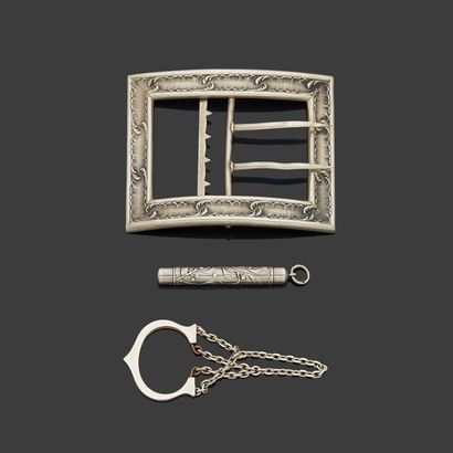 null CARTIER

Silver key ring, 1st title 925‰, and metal.

Signed and numbered A42824

A...