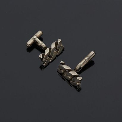  Pair of simple cufflinks, silver, 2nd title 800‰, with a chain bracelet pattern....