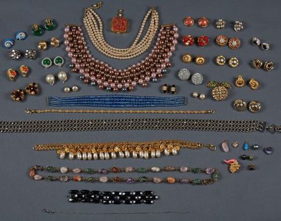 Lot of costume jewellery including : a YVES...
