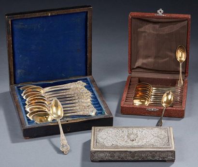 null Set of twelve silver gilt spoons, 2nd title 800‰,

In their case to be restored

Weight...