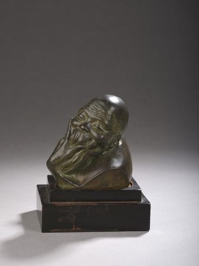 null Gaston HAUCHECORNE (1880-1945)
Sage barbu
Bronze à patine verte.
Signé GH sur...