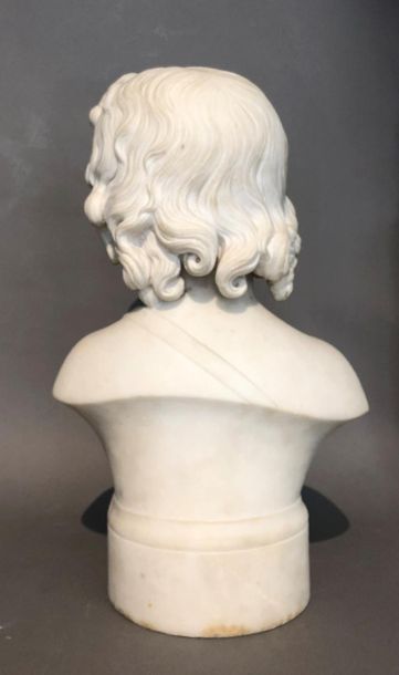 null École ROMANTIQUE vers 1830
Portrait d’enfant
Buste en marbre blanc
H. 49,5 ...