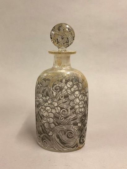 null René Lalique 1860-1945
Vase "Bacchantes"
Epreuve en verre blanc moulé-pressé...