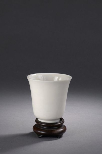 null GOBELET in monochrome porcelain with thick glaze, called ''blanc de Chine''.

China,...