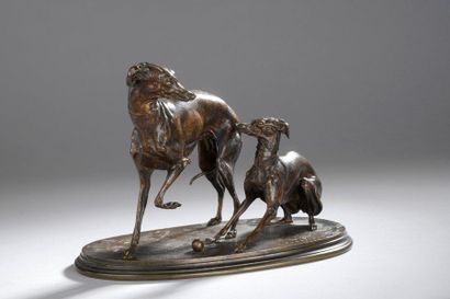 null Pierre-Jules MENE (1810-1879)

Group of two levrettes playing ball

Bronze group...
