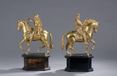 null DEUX STATUETTES en bronze doré?: Henri IV et Louis XIV à cheval. Socles en bois...
