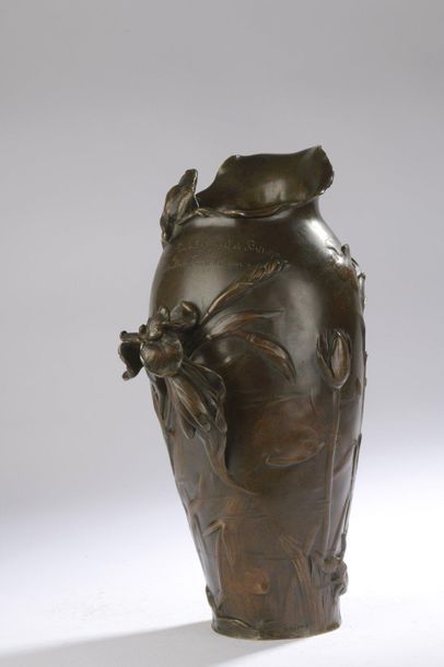 null Frédéric DEBON (active 1897-1920)

Vase "The Pond". Bronze proof with a mordoré...