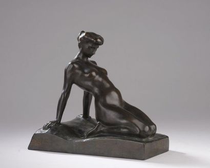 null Edward WITTIG (1897-1941)

Nude kneeling

Bronze with a brown patina shaded...