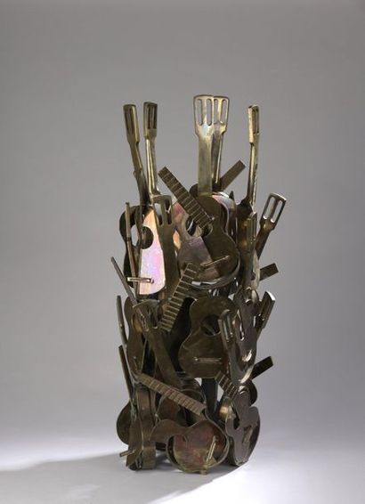 null ARMAN (1928-2005)

À ma jolie, 1982

Welded bronze, accumulation of mini guitar...