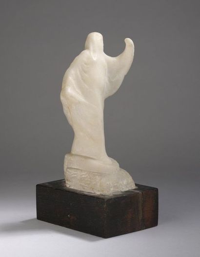  SYMBOLIST school circa 1880 
Draped woman 
Statuette in alabaster. 
H. 22.5 cm,...