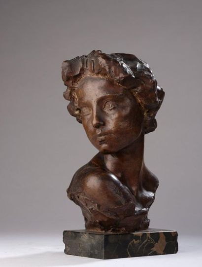 null André VERMARE (1869-1949)

Portrait of a woman

Small nature bust in patinated...