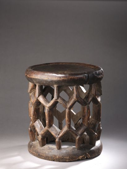 null TABOURET BAMILEKE, Cameroon

Wood with a brown patina.

H. 39 D. 33.5 cm

The...