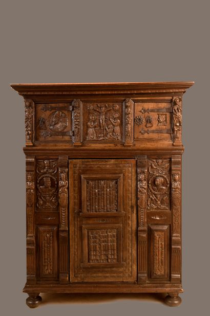 null WEDDING BUFFET two bodies in oak molded and carved in front. Upper part with...