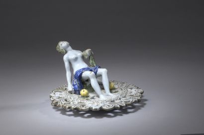 null ITALY, UNGARANO, 18th century

SMALL round tabletop on four legs with a naiad...