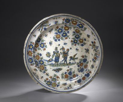 null SPAIN, ALCORA, 18th century

LARGE round Dish with polychrome decoration, in...
