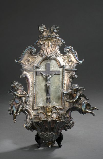 null LARGE baroque BENITIER in silver and vermeil with broken pediment with round...