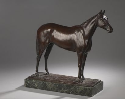 null Georges MALISSARD (1877-1942)


Statuette représentant l’étalon Priori


Bronze...