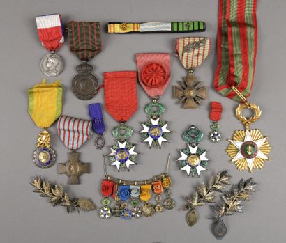 null LOT OF VARIOUS MEDALS, INSIGNS AND DECORATIONS including Knight and Officer...