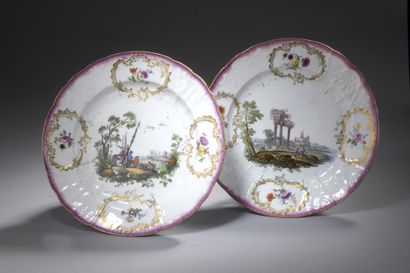 null GERMANY, MEISSEN, 18th century

Two plates forming a counterpart on board in...