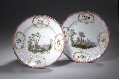 null ALLEMAGNE, MEISSEN, XVIIIe siècle


Deux assiettes formant pendant à bord fleuri...