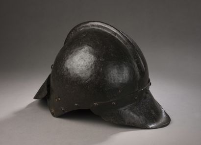 null LOURD CASQUE DU GÉNIE, sapper, bomb in very thick wrought iron, provided with...
