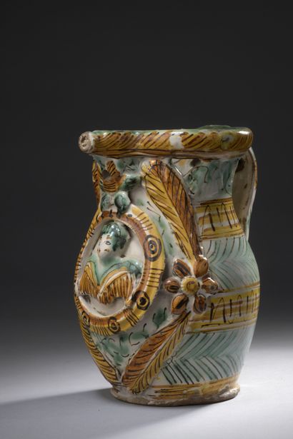 null ITALY, Ariano factory, 18th century

POT TROMPER decorated in green and yellow...