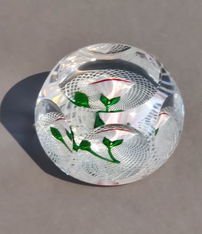 null SAINT LOUIS - 1983

Sulphide faceted paperweight ball with bindweed decoration...