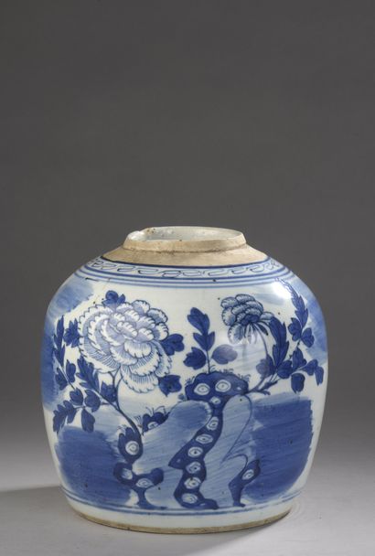 Stoneware ginger pot with blue decoration...