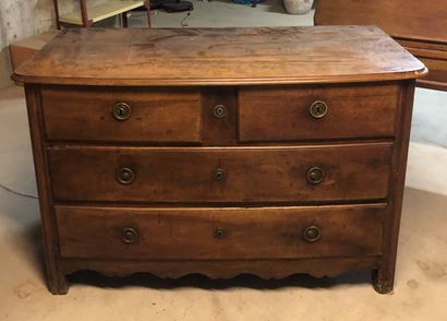 null Rustic wooden chest of drawers opening by 4 drawers on 3 rows

84 x 130 x 60...