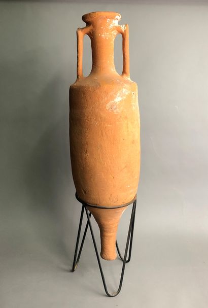 null Clay amphora

H: 116 cm