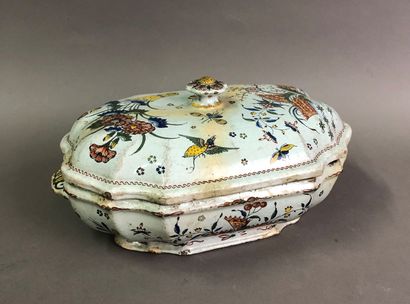 null Rouen earthenware soup tureen decorated with birds, flowers and foliage, with...