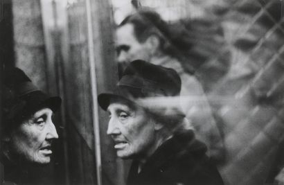 null 
Leon LEVINSTEIN (1913-1988)





Portrait of a man, reflection, ca. 1960.





Photograph....