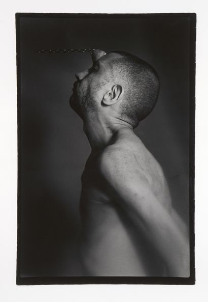 null 
David NEBREDA (born 1952)





Kneeling self-portrait, with oscillating chain,...