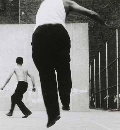 null 
Leon LEVINSTEIN (1913-1988)




Handball players, Houston Street, New York,...